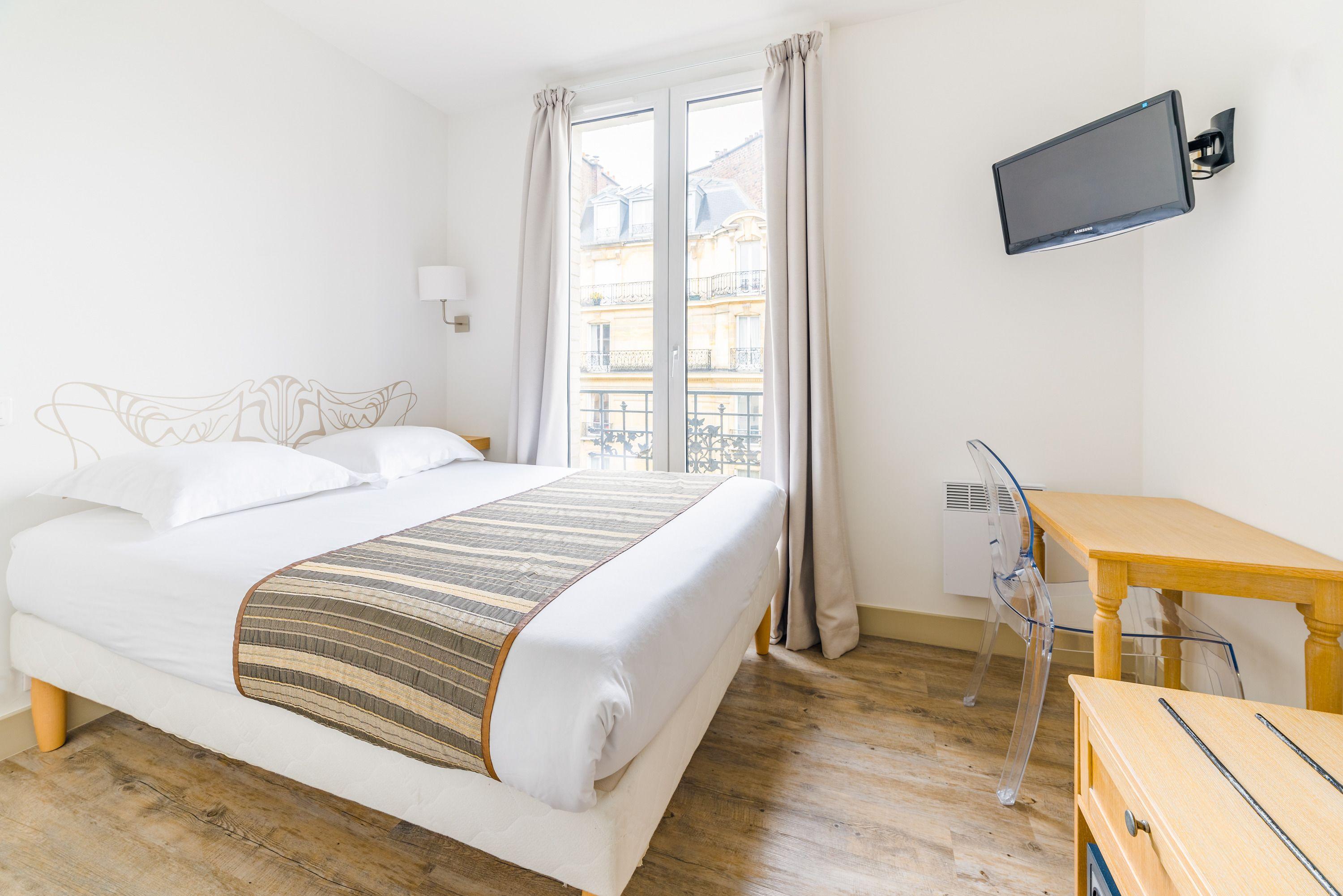 Korner Eiffel Hotel