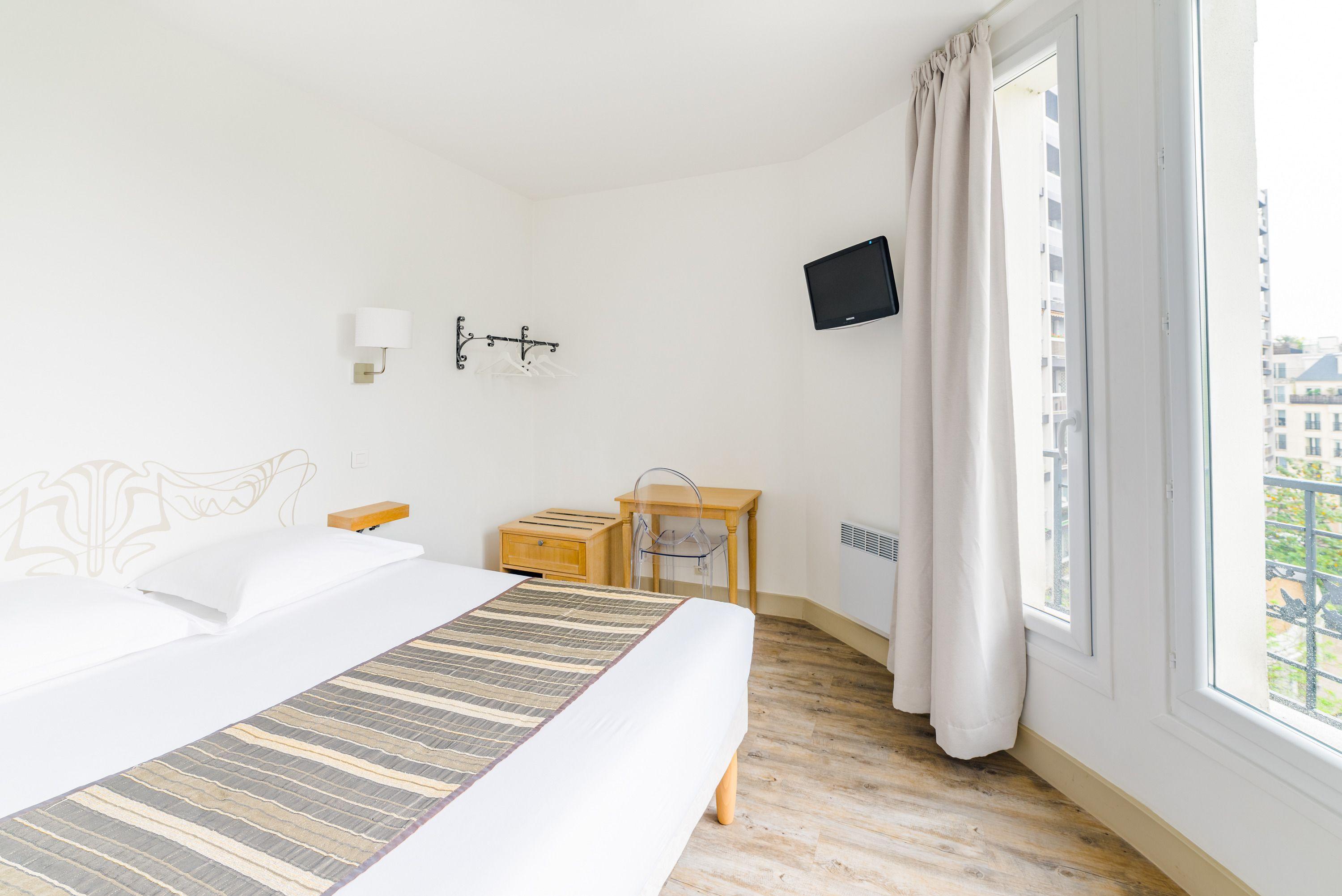 Korner Eiffel Hotel 3*